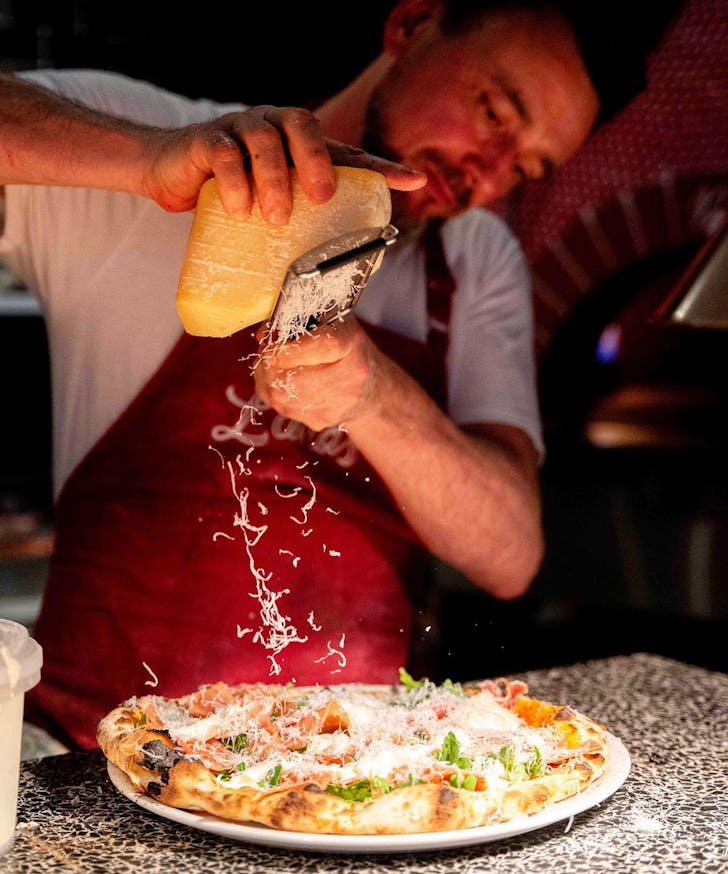 lunas broadbeach pizza